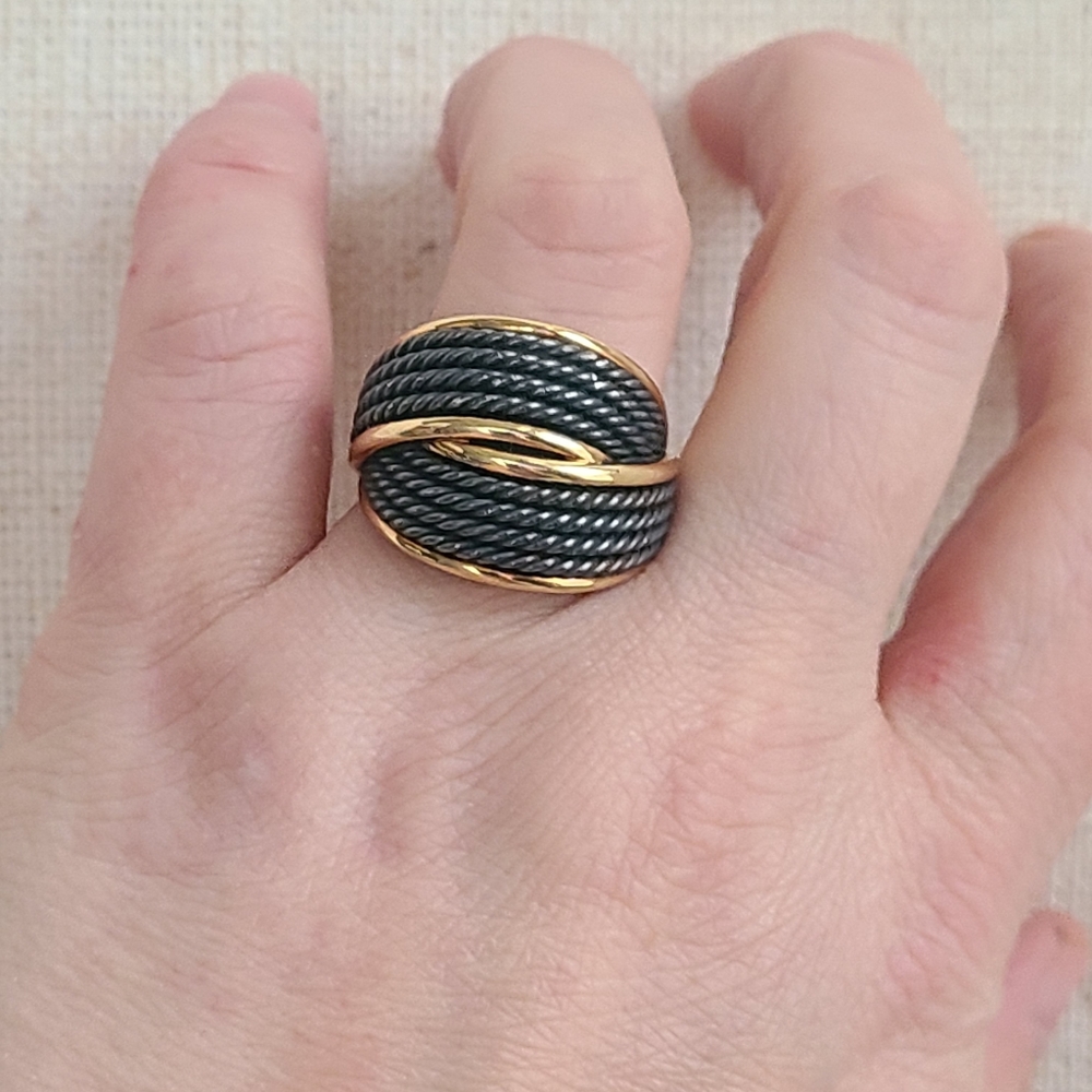 David Yurman Origami Crossover Ring In Blackened Silver and Gold - Picture 7 of 13